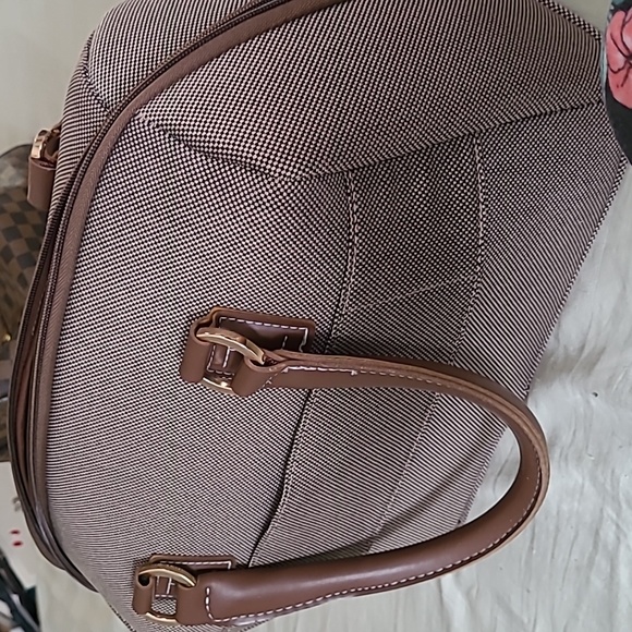 London Fog travel bag - Picture 2 of 8